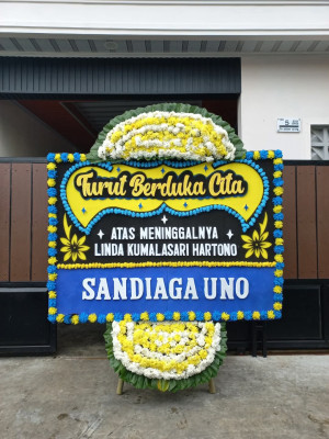 Papan Bunga Duka di Bayang
